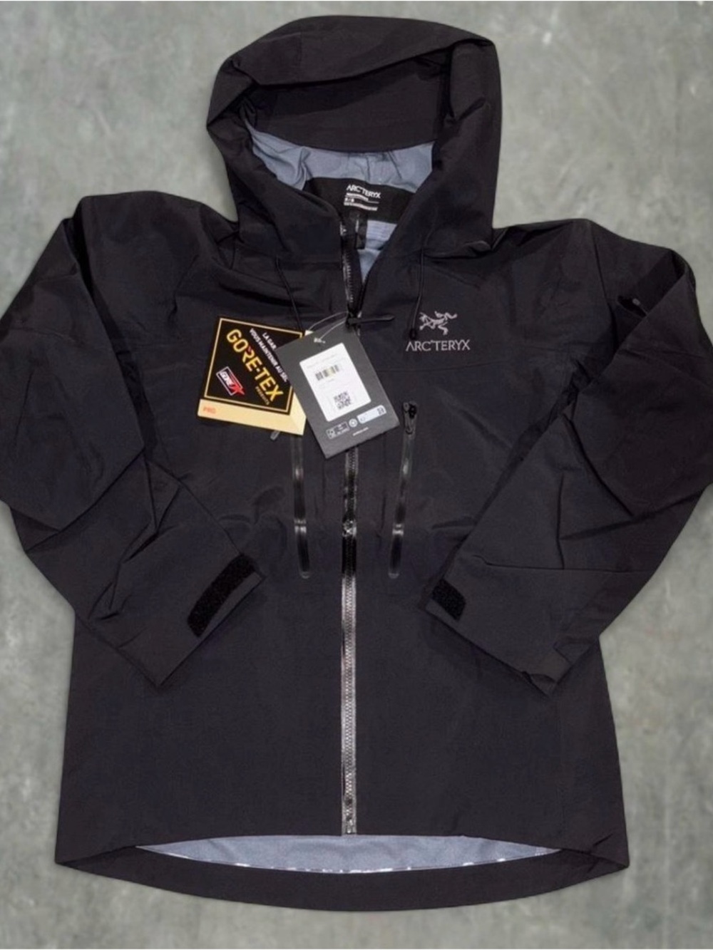 Arc'teryx Alpha SV black jacket, brand new size S for men’s.